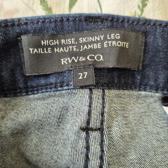 RW&Co Women’s High-Rise Dark Wash Skinny Jeans – Size 27 - Picture 2 of 4